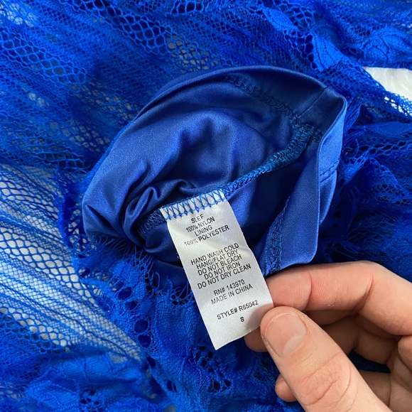 Charlotte Russe - Cobalt Blue Floral Lace Long Sleeve Open Back Bodycon Romper - Picture 6 of 10